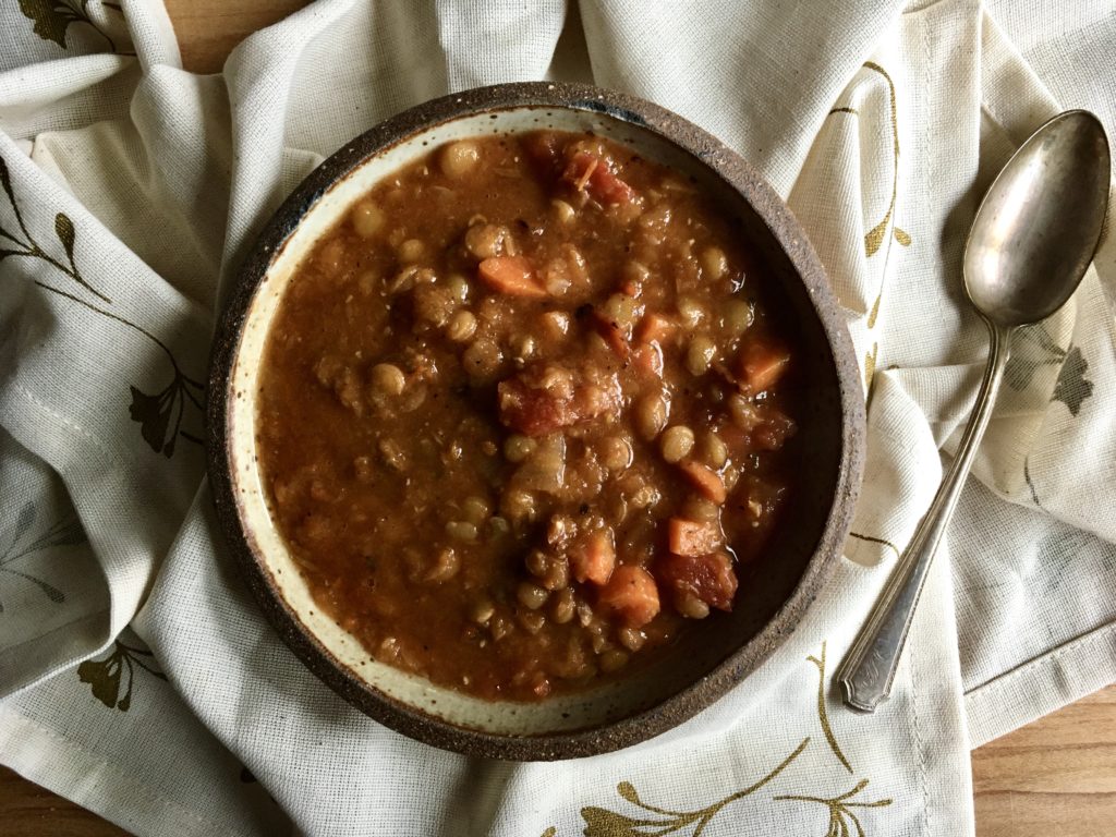 Veggie Lentil Soup | sarahaasrdn.com